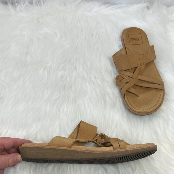 Teva Encanta Like New Tan Leather  Strappy Thong Slide Sandals Sz 10 - Picture 2 of 7